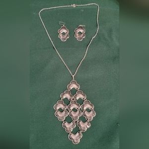 Sarah Coventry vintage necklace and earing set.